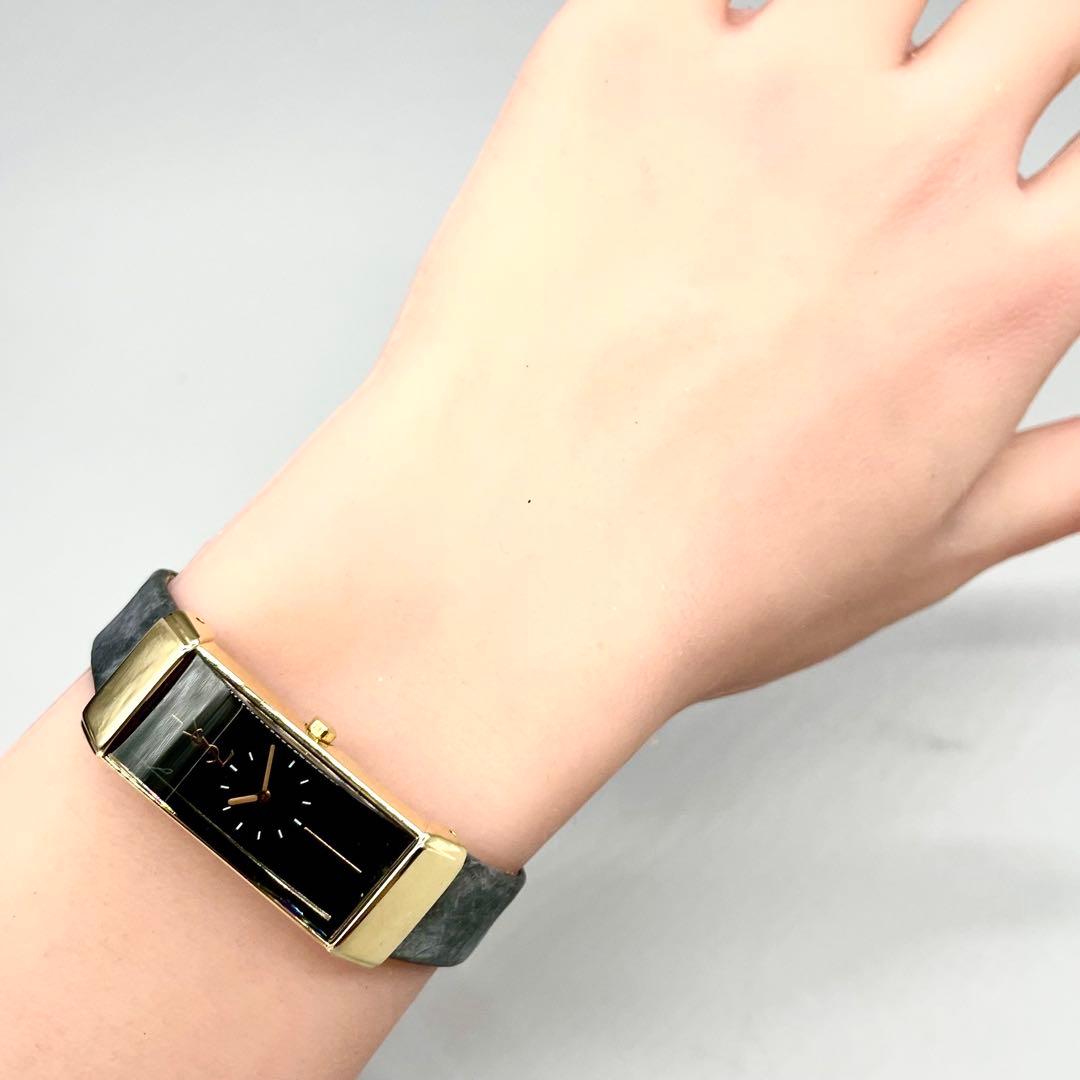 稼働品✨️Yves Saint Laurent 腕時計 クォーツ レクタンギュラー 稼働品✨️Yves Saint Laurent 腕時計 クォーツ レクタンギュラー