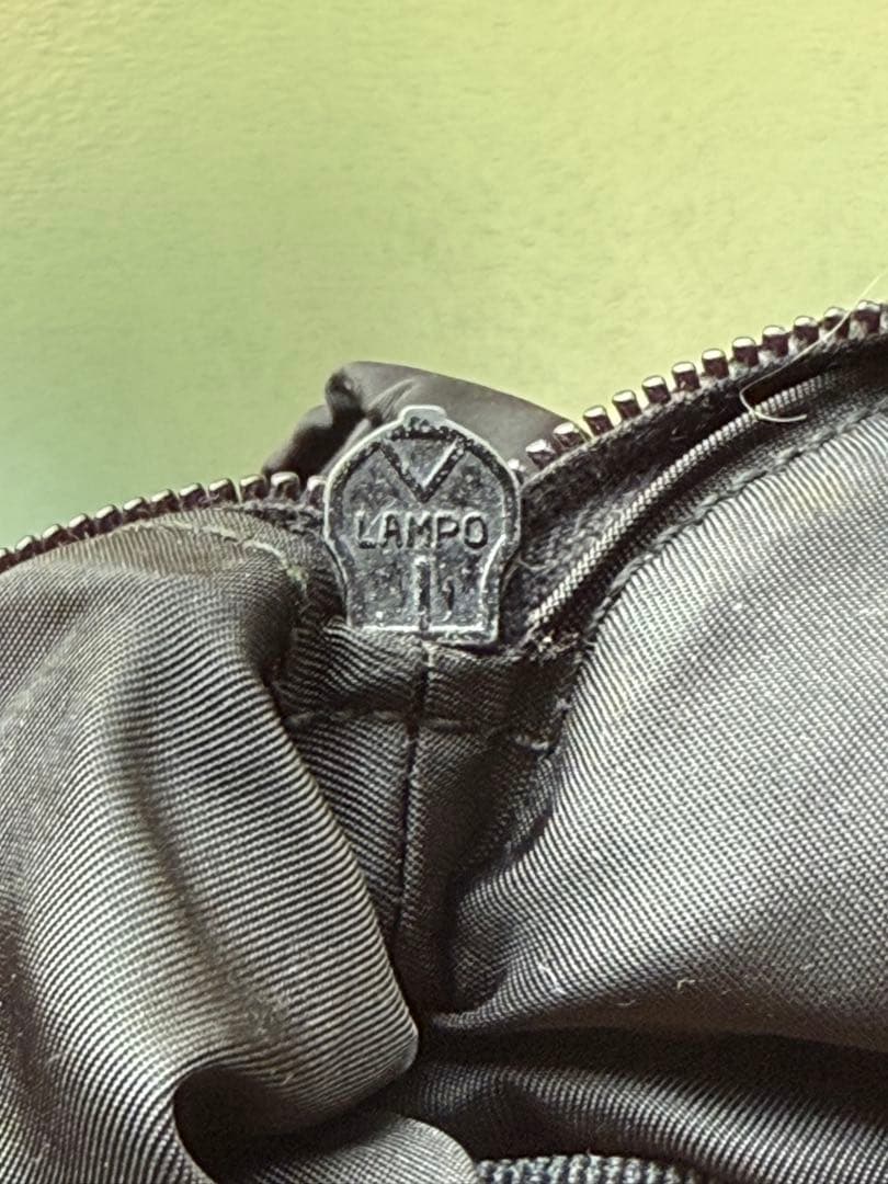 PRADA ボディバッグ