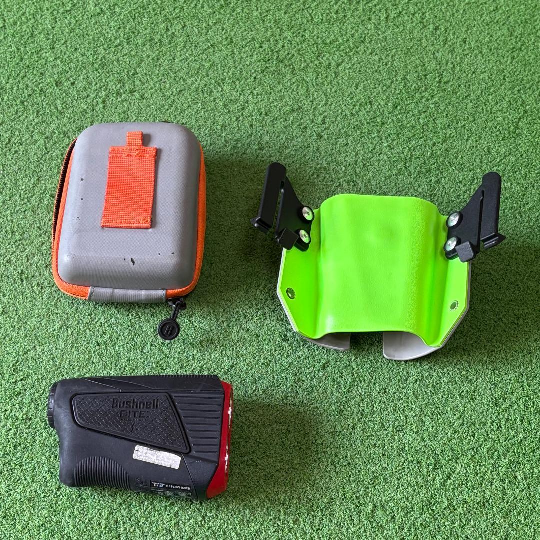 Bushnell v5 ゴルフ用距離計＆ベルト装着ケース（フィットユアオウン製）