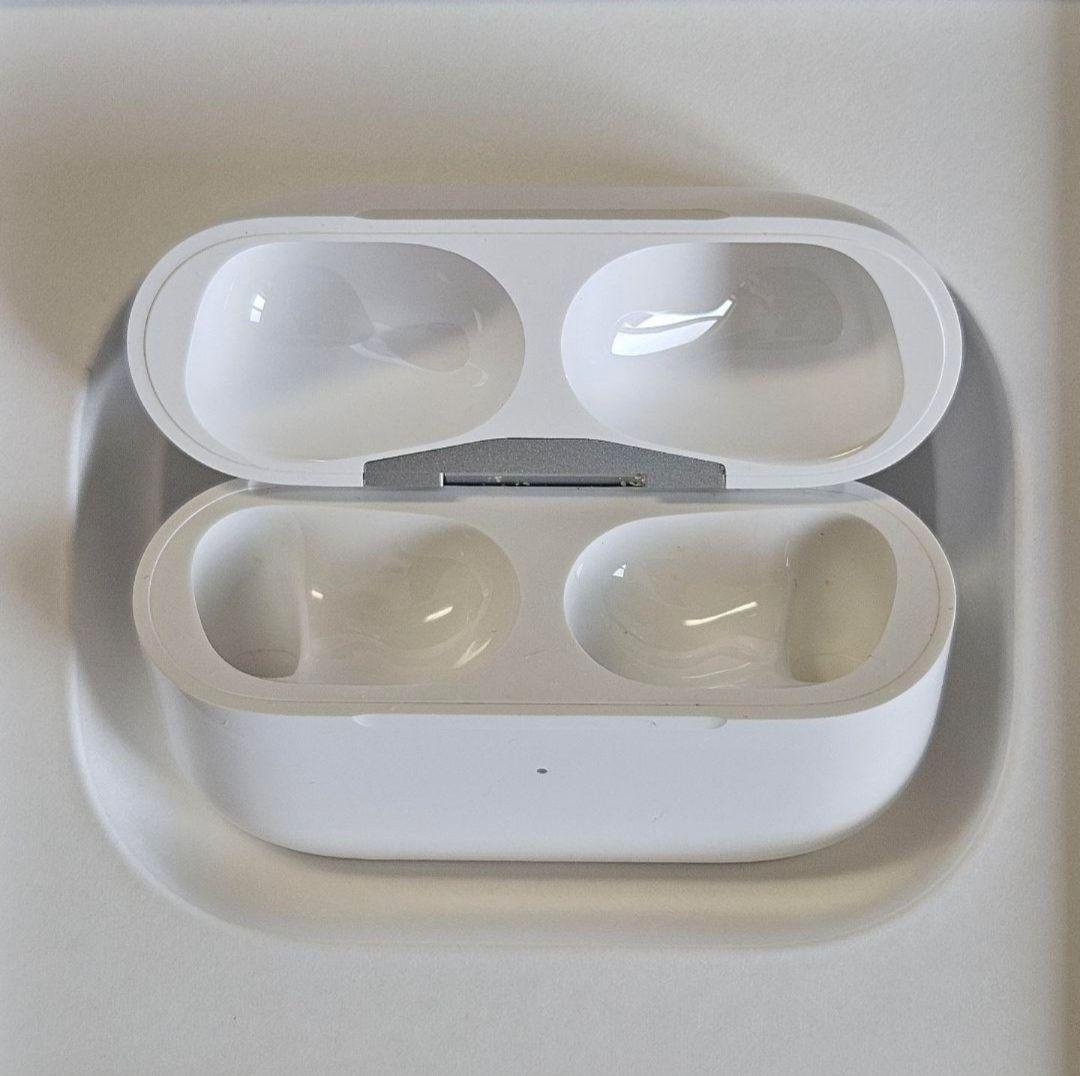 美品 Apple AirPods Pro 2世代 充電ケースのみ USB-C