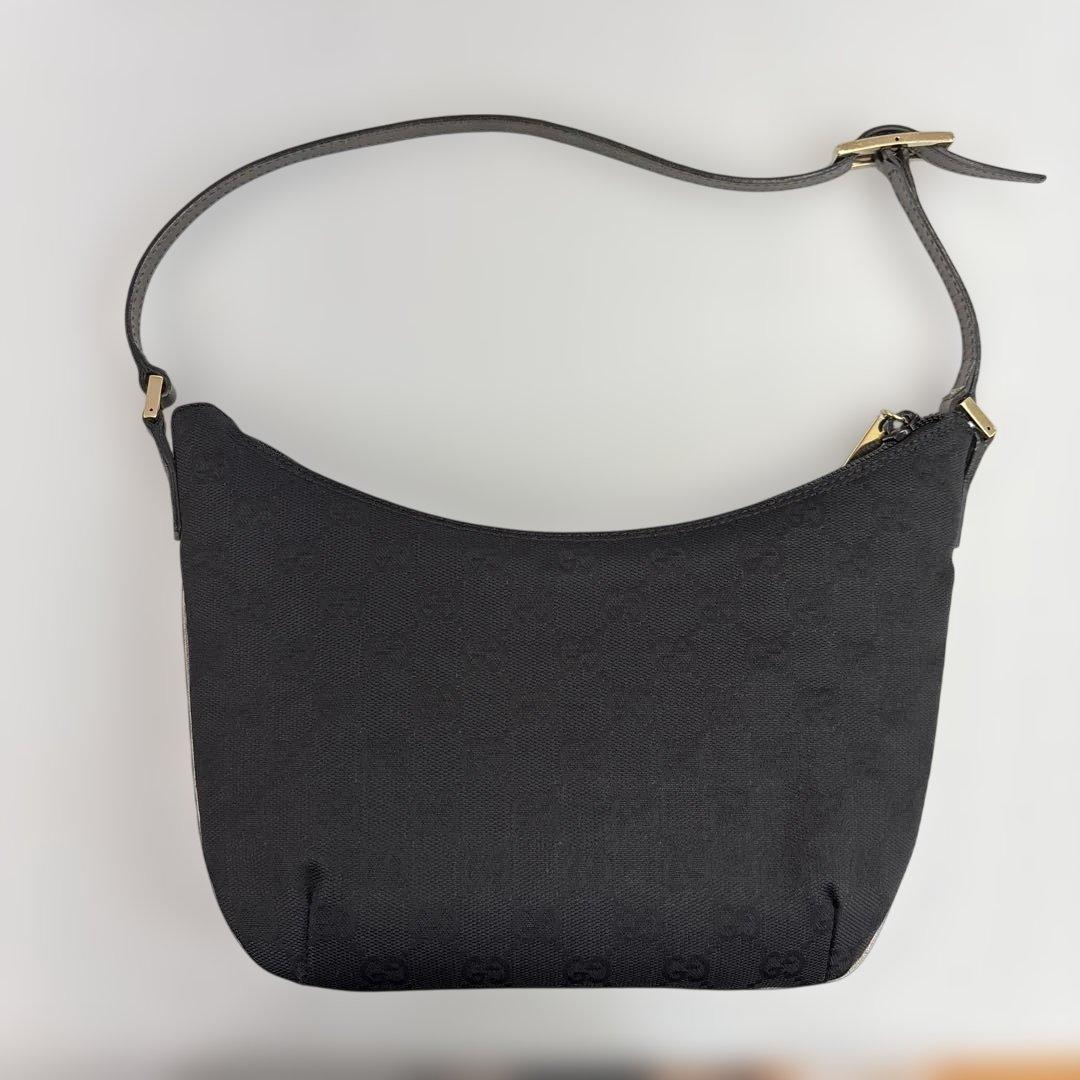 GUCCI(グッチ)黒のナイロンハンドバッグ