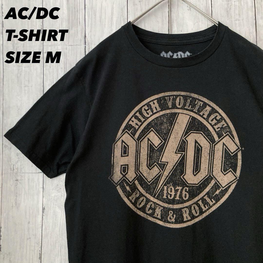 ロックバンドTシャツ古着 ACDC AC/DC プリントTシャツ　黒　サイズM