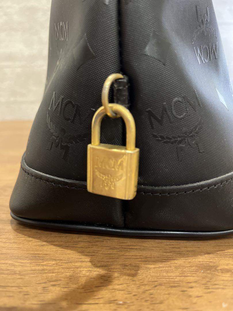 MCM ブラック ハンドバッグ 美品☆i20 - メルカリ