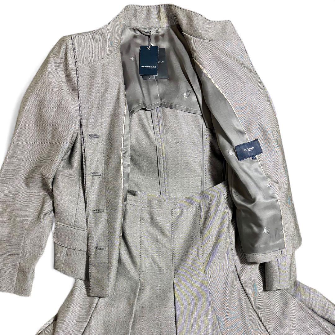 【新品未使用タグ付き】BURBERRY グレー スカートセットアップ 【新品未使用タグ付き】BURBERRY グレー スカートセットアップ