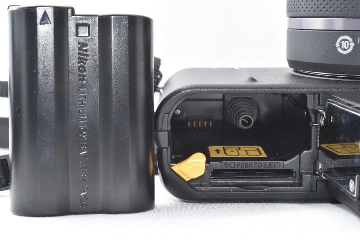 美品】Nikon 1 V1 ブラック 10-30mmレンズキット - メルカリ