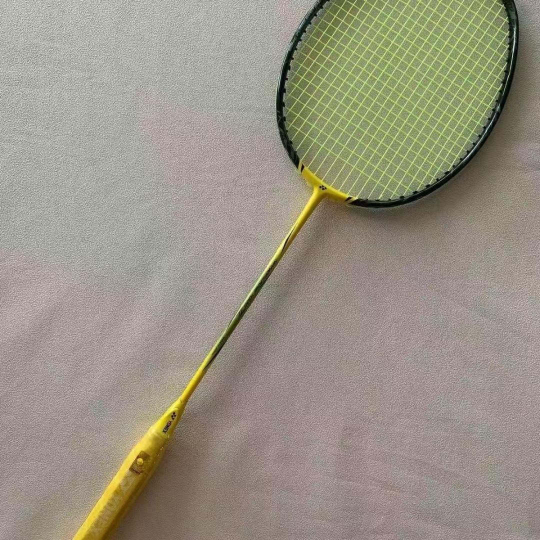 YONEX バドミントンラケット イエロー