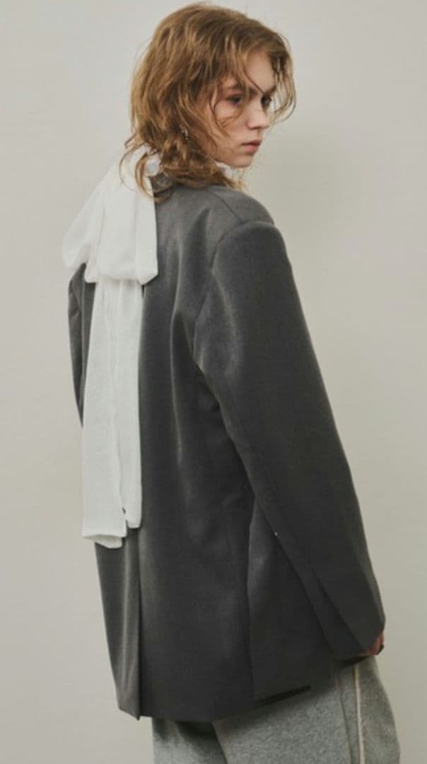 LA BELLE ETUDE　 ホワイト フリルリボンノースリーブブラウス