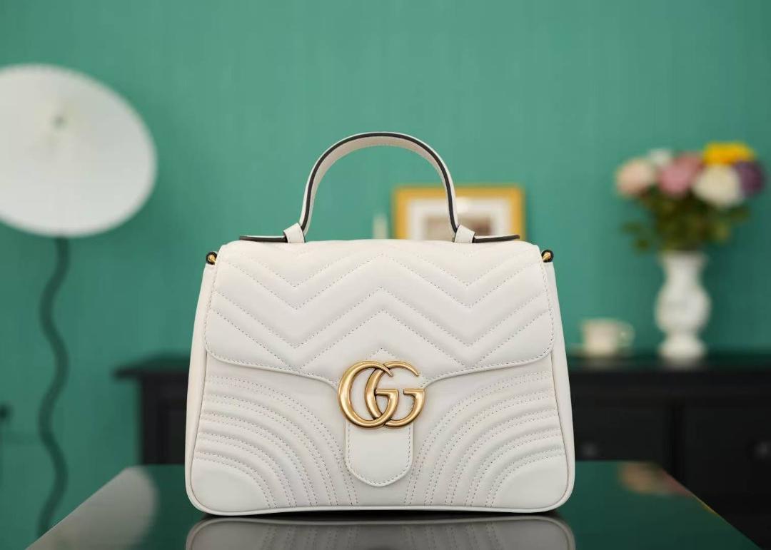 ぺ*ぺ様 GUCCI ホワイト キルティング ハンドバッグ GUCCI ホワイト キルティング ハンドバッグ - メルカリ