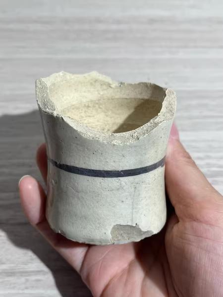 グレーの紙製空き芯
