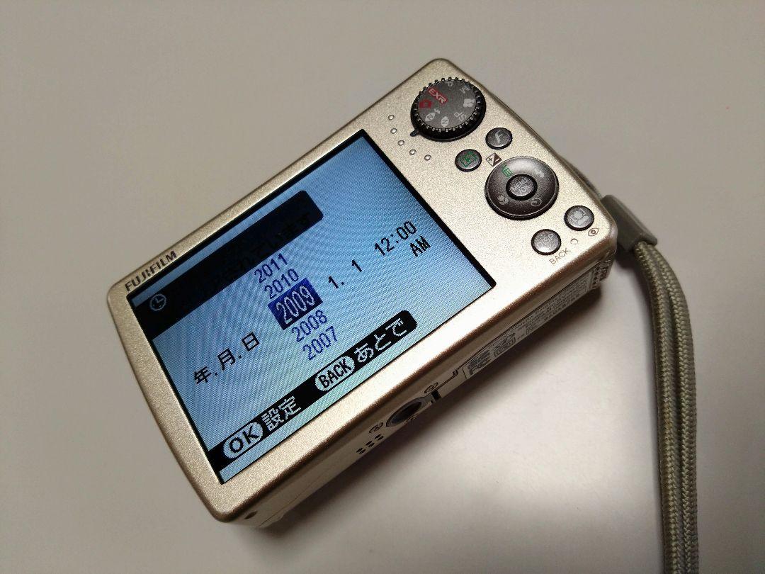 デジカメ　FUJIFILM　FinePix F200 EXR