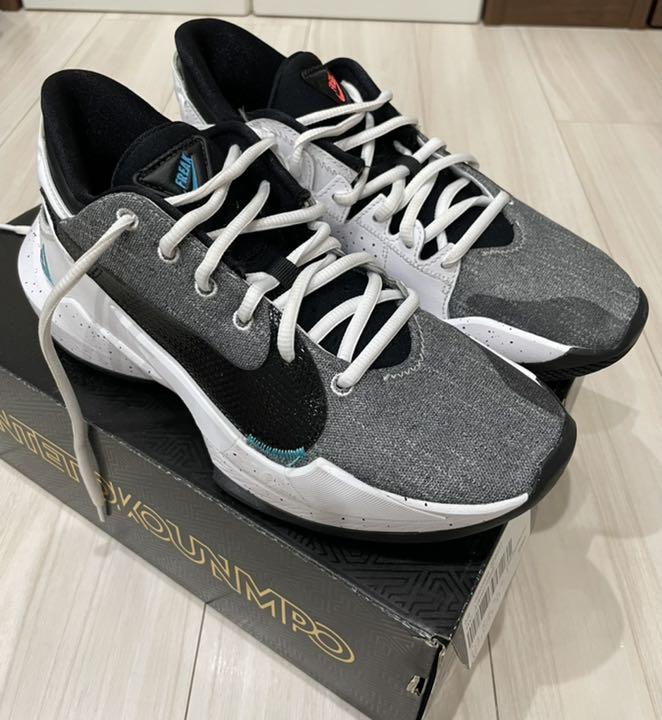 NIKEナイキ バスケットシューズ 25.5cm ZOOMFREAK2 バッシュ