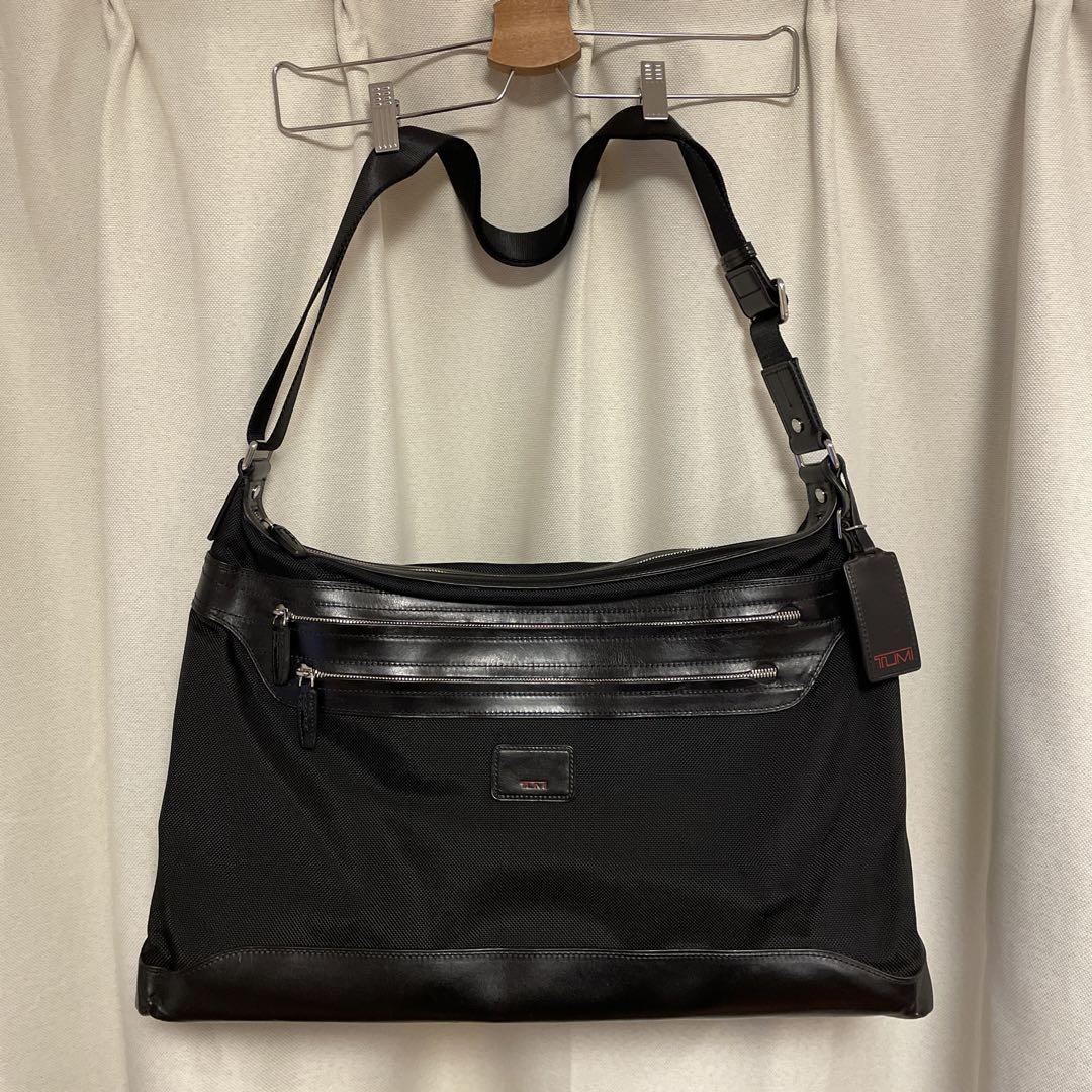 TUMI ショルダーバッグ