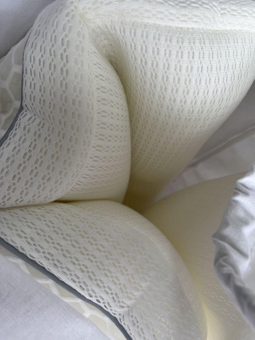 【売り切り御免！】 呼吸する枕 ストレートネック 枕 高さを枕が合わせてくれる 女性 快適グッズ・旅行小物
