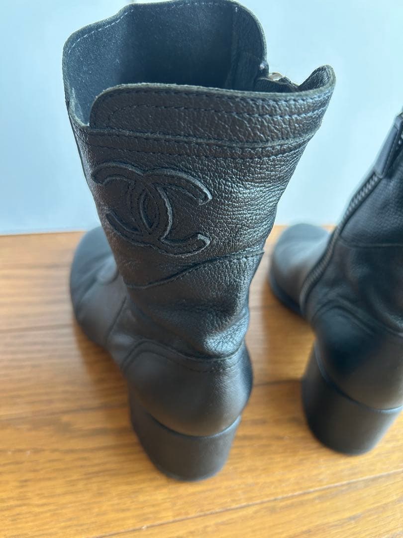 Chanel ブラック ショートブーツ Chanel ブラック ショートブーツ