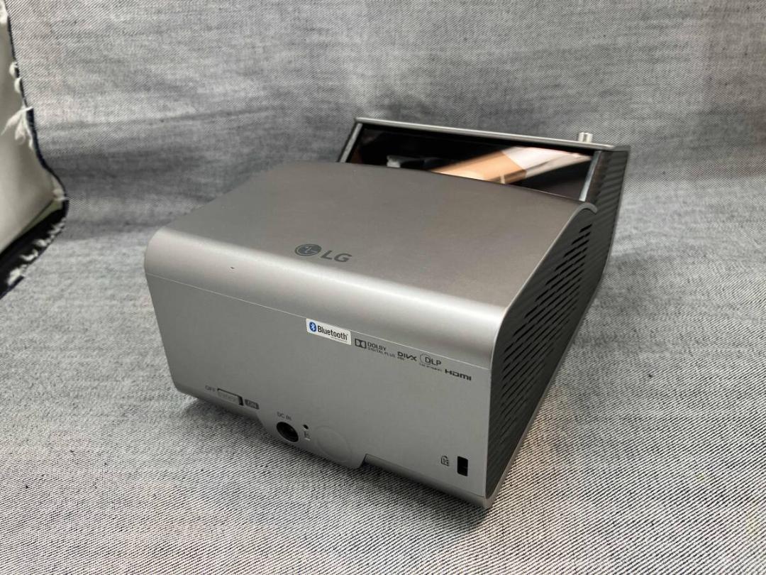 LG 超短焦点プロジェクター PH450UG