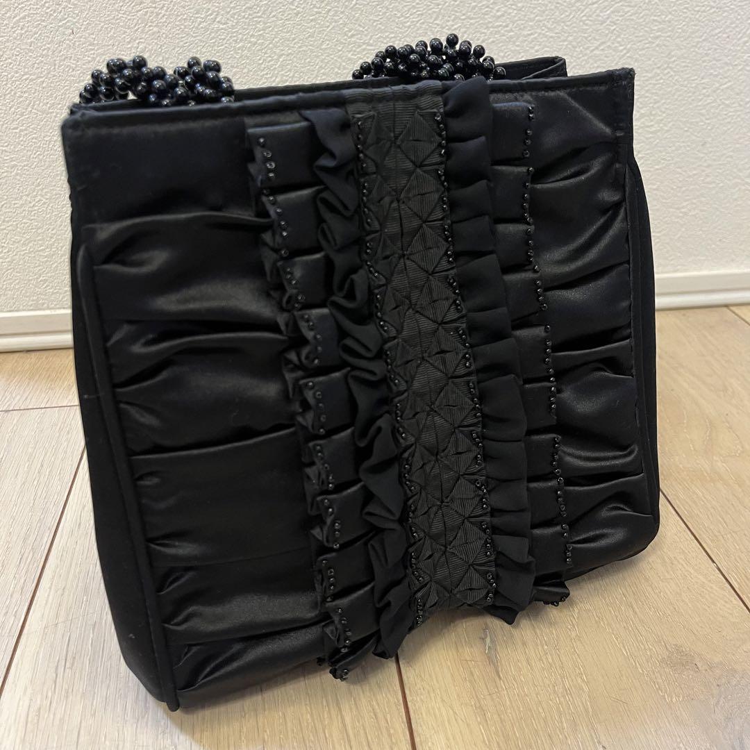 TO BE CHIC」 黒 ビーズパーティーバッグオンライン