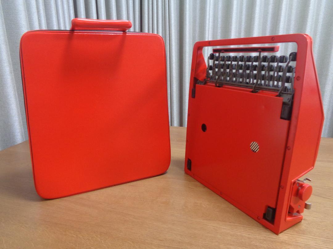 完動品　olivetti Lettera DL　タイプライター　レッドカスタム