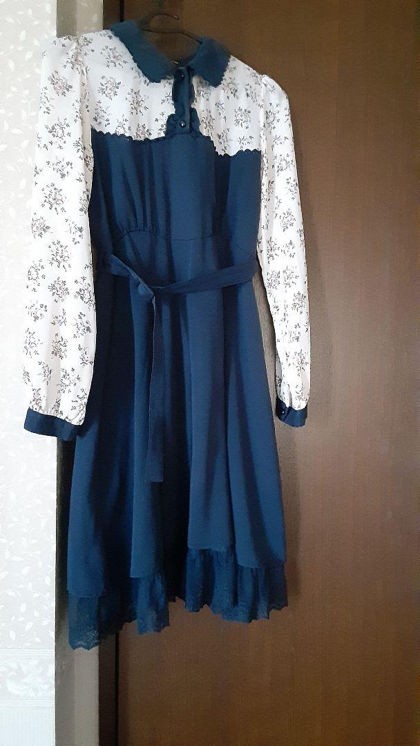 お気にいる axes femme】中古 花柄長袖ひざ丈ワンピース ネイビー ワンピース