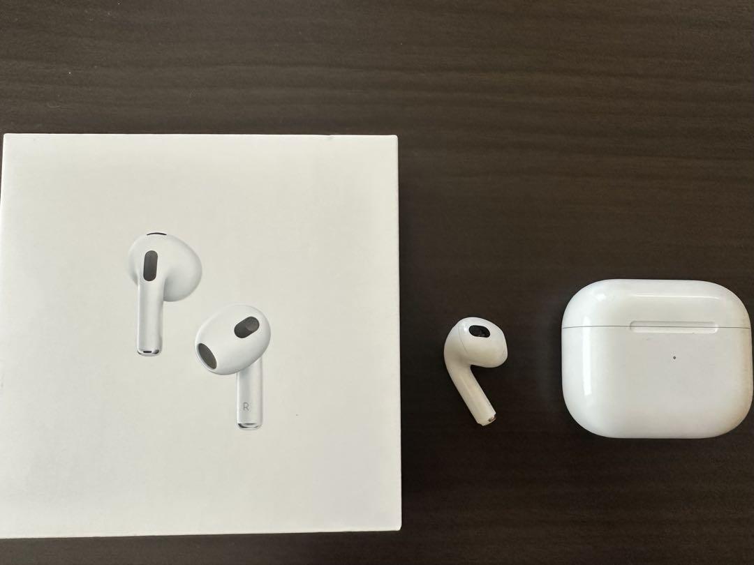 AirPods (第3世代) 左耳と充電ケース - メルカリ