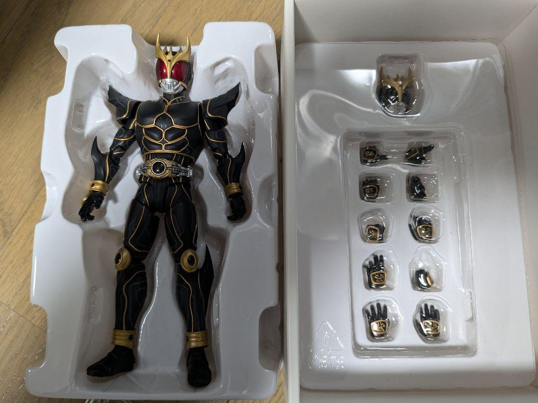 BANDAI 仮面ライダークウガ フィギュアーツ　真骨彫　アルティメット