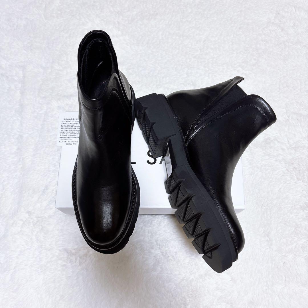 ELVIO ZANON/サイドゴアブーツ 25,000円の新品タグ付き.*˚‧