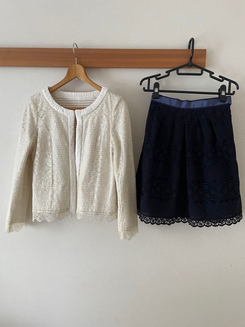 未使用に近い美品　エニィスィスノーカラージャケット　アプワイザーリッシェスカート