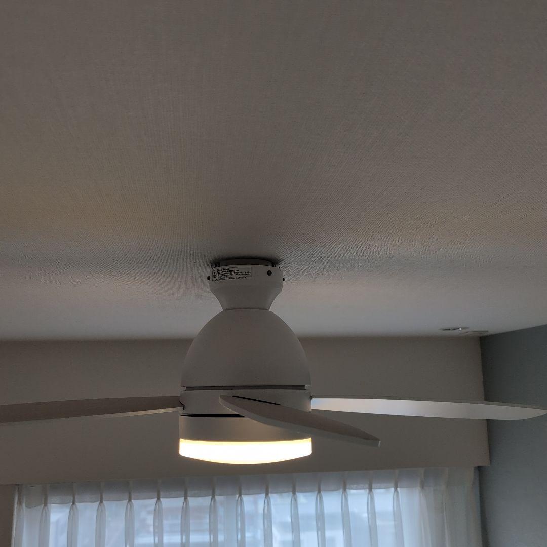ホワイトシーリングファン LEDライト内蔵目立った傷や汚れなし