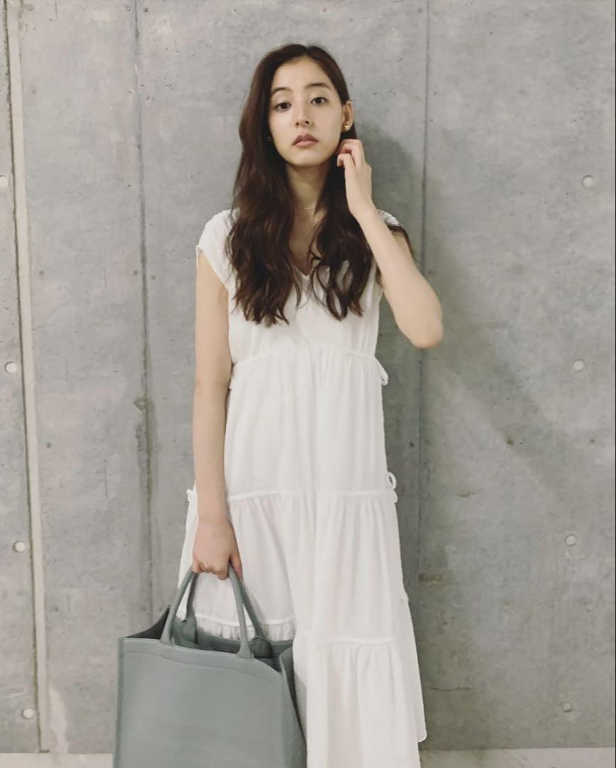 【完売品・新木優子着用・美品】FRAY ID フレイアイディ　ホワイトワンピース 完売品・新木優子着用・美品】FRAY ID フレイアイディ ホワイト