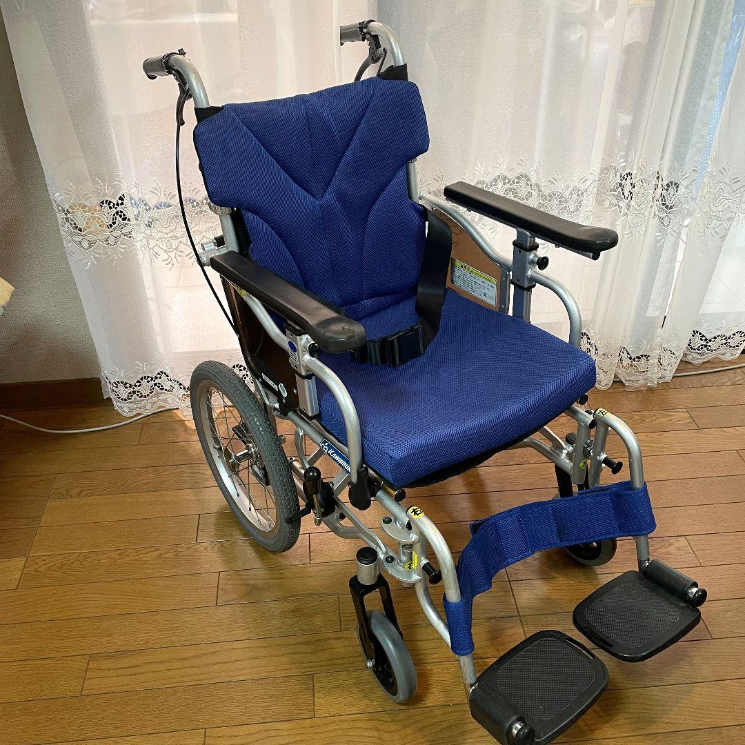 ♿ 介助式 車椅子 とても便利な多機能 コンパクトタイプ 安心ベルト付