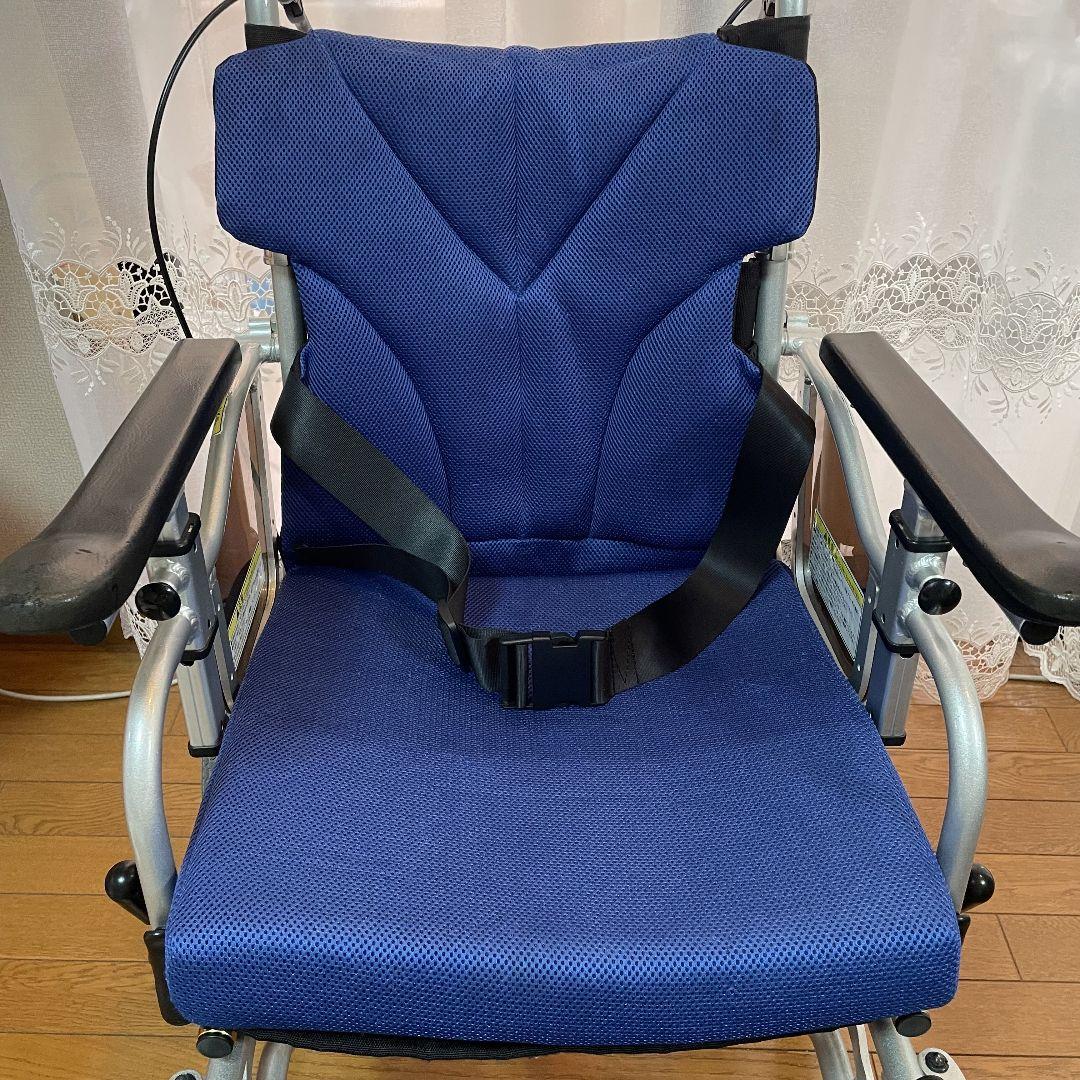 ♿ 介助式 車椅子 とても便利な多機能 コンパクトタイプ 安心ベルト付
