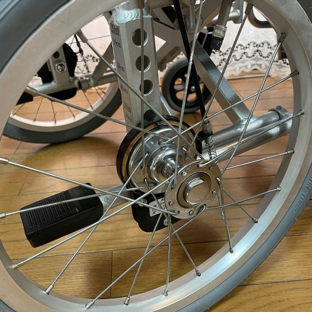 ♿ 介助式 車椅子 とても便利な多機能 コンパクトタイプ 安心ベルト付