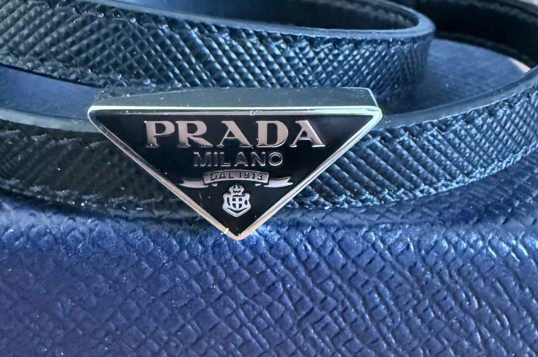 PRADA レザーブレスレット サフィアーノレザー