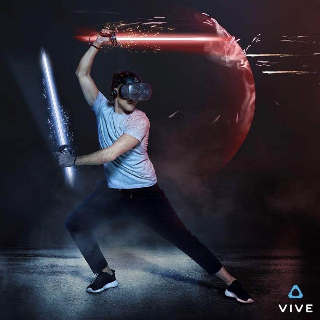 【極美品】HTC VIVE Cosmos VRヘッドセット 付属品完備
