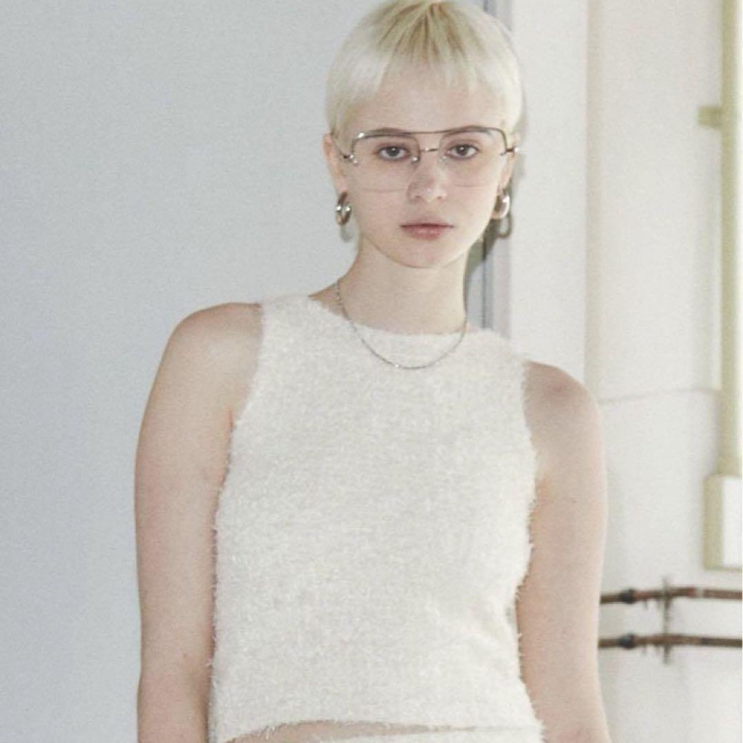 VEQUM 【VEQUM】FLUFFY TANK TOP ホワイトトップス
