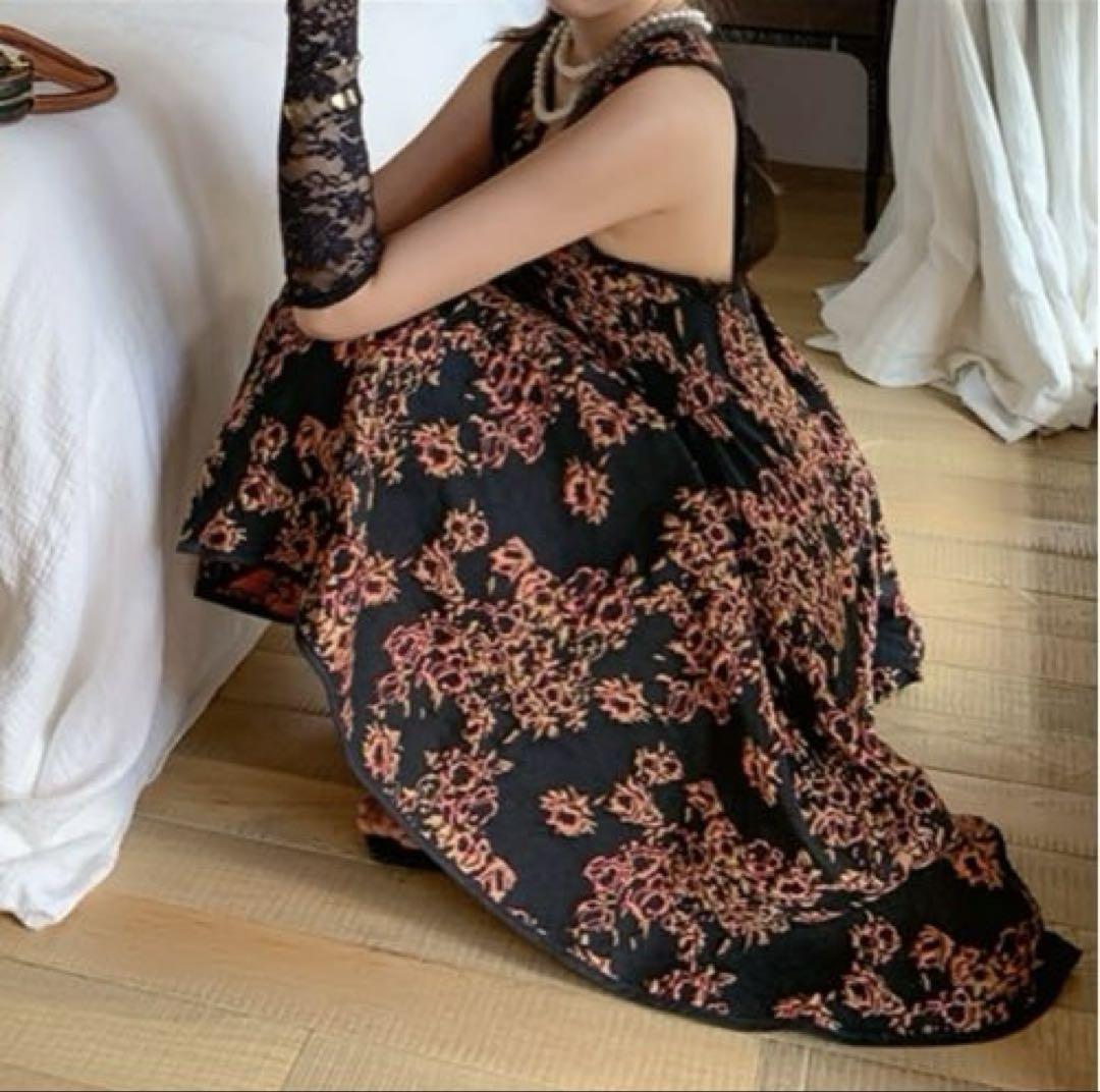 【muu】ミニワンピース/ドレス/花柄/ローズ/ノースリーブワンピース/フレア muu】ミニワンピース/ドレス/花柄/ローズ/ノースリーブ
