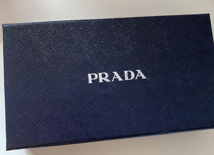 PRADA 長財布　ピンク　新品未使用