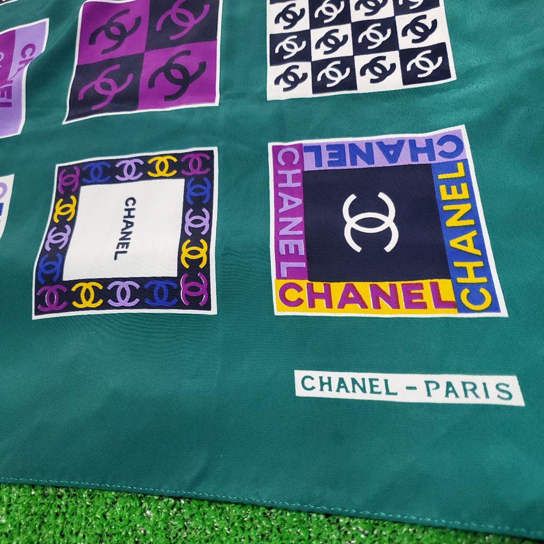 vintage CHANEL COCOロゴ総柄スカーフ　ノベルティ(美品) vintage CHANEL COCOロゴ総柄スカーフ ノベルティ(美品) - メルカリ