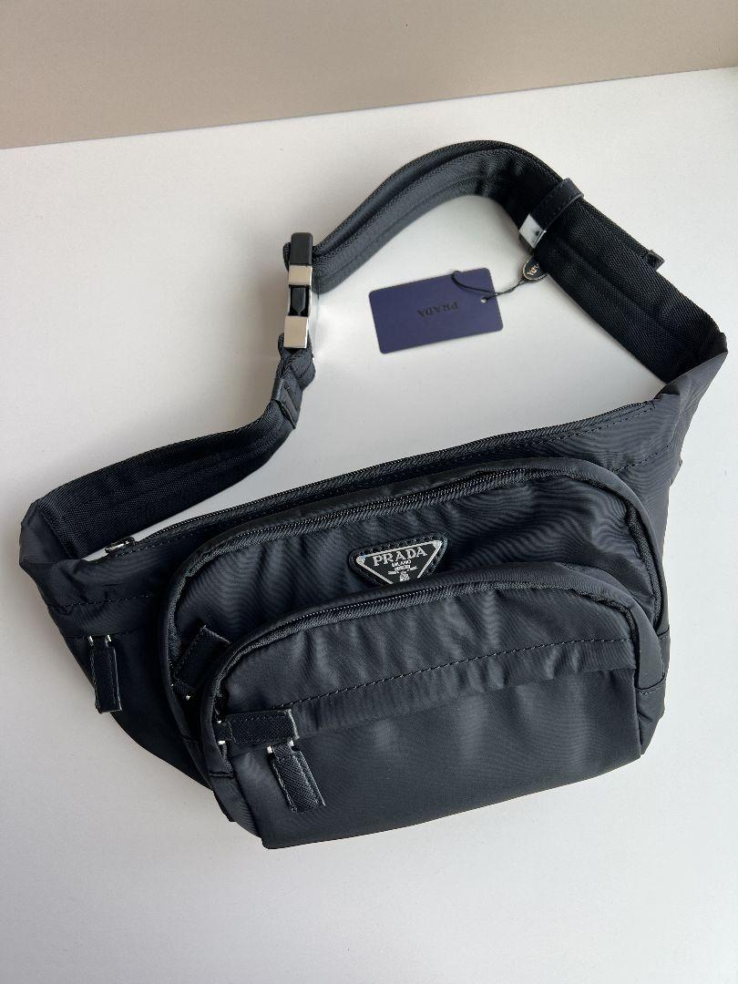 PRADA ウエストポーチ ボディバッグ