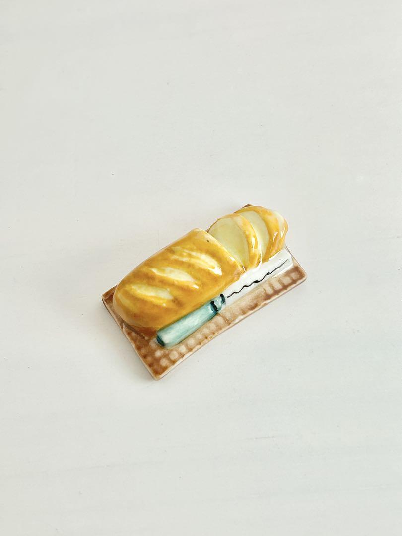 綺麗な菓子パン　フェーブ　フェーヴ　フランス　陶器　ミニチュア　パン BANANIA のスイーツ フェーブ フェーヴ フランス 陶器