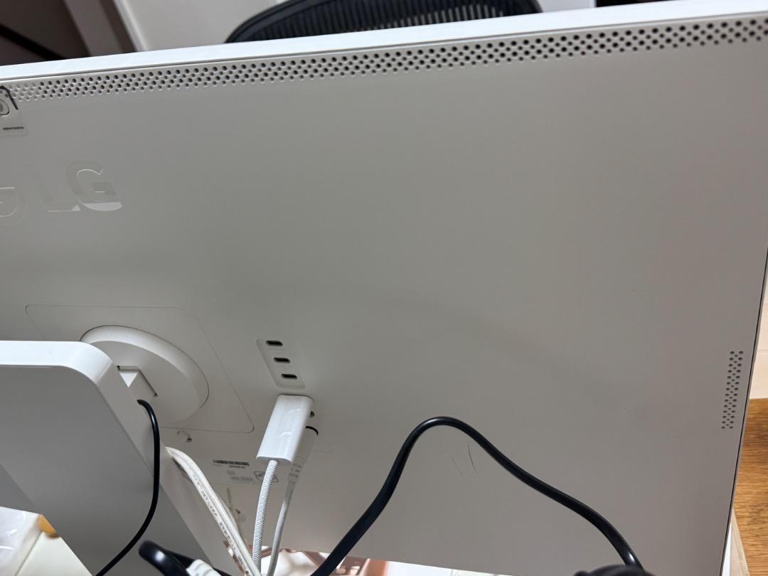 LG スマートモニター / 32SR83U-W/LG MyView Smart