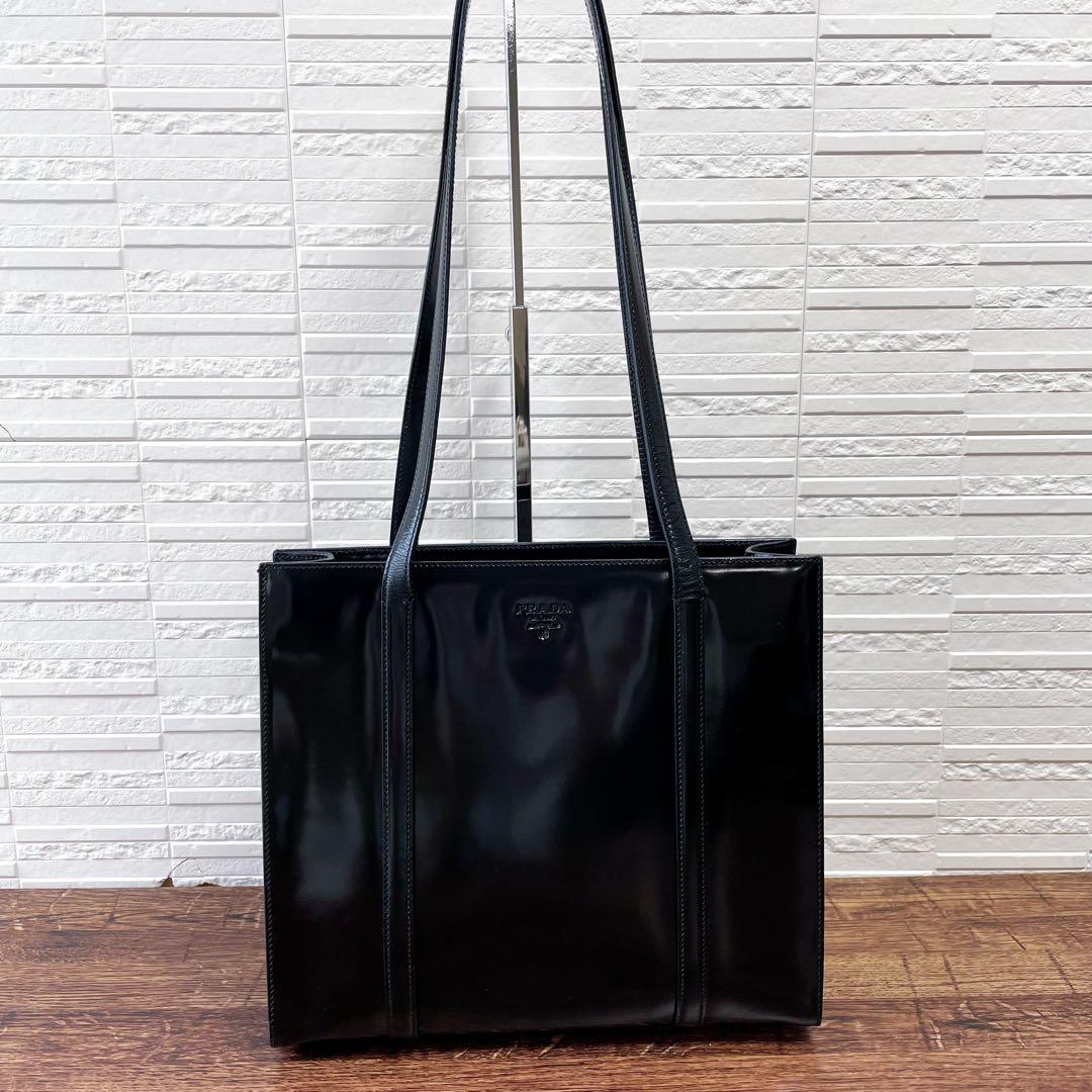 良品 プラダ ロゴ エナメル パテント レザー ショルダー トート バッグ 黒