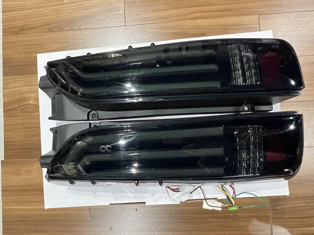 ハイエース テールランプ