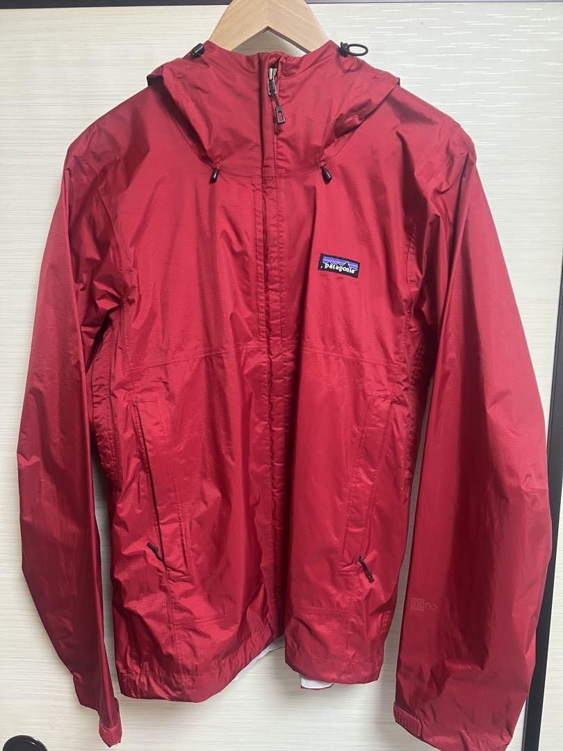 Patagonia レッド フード付きレインジャケット