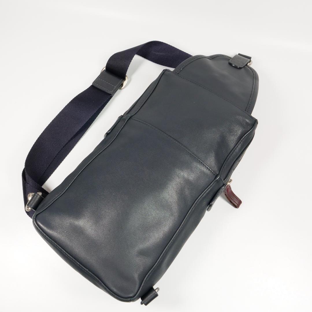 極美品✨ポールスミス ボディバッグ オールレザー ネイビー