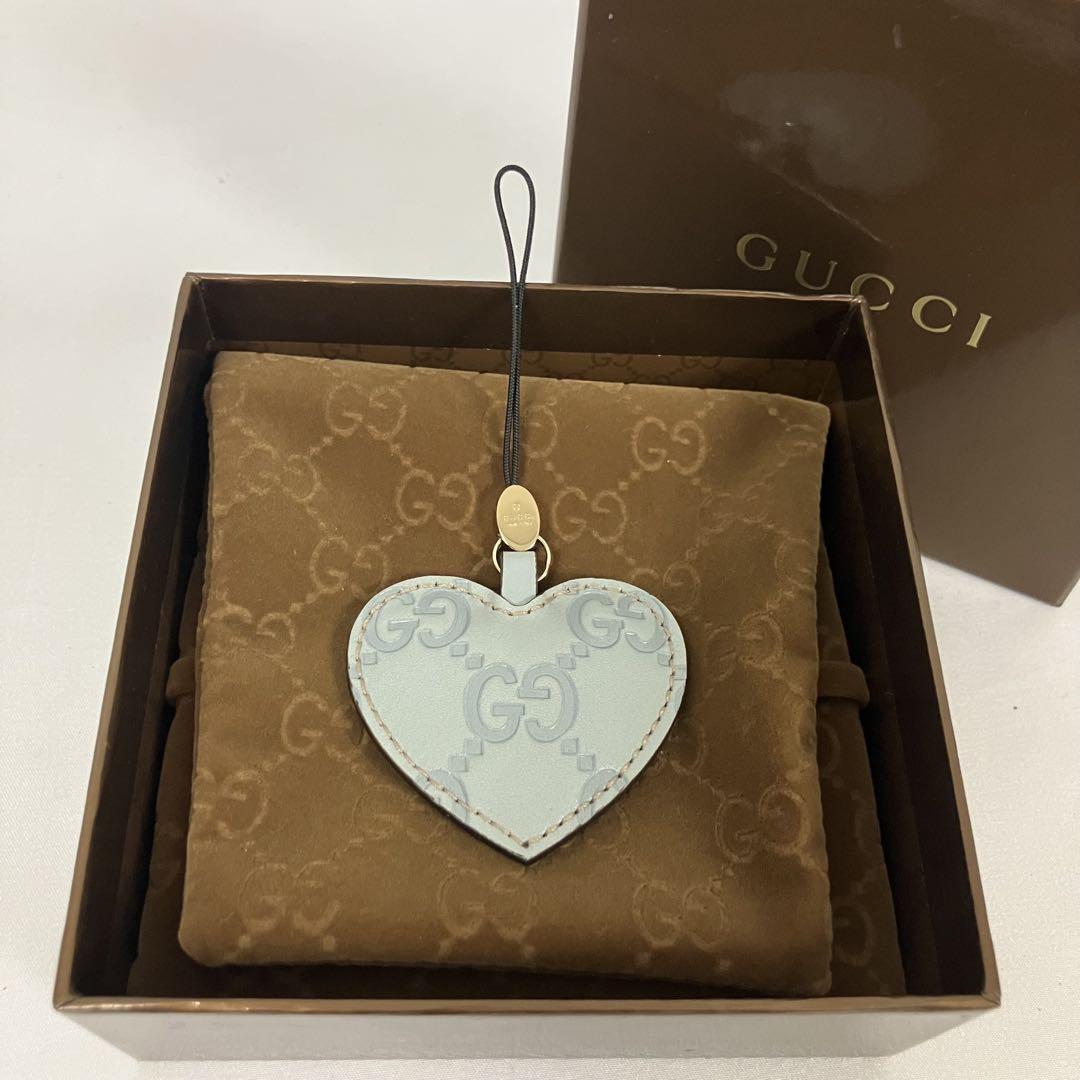 【未使用品】GUCCI グッチ　ハート型チャーム レザー GGロゴ付き　箱つき