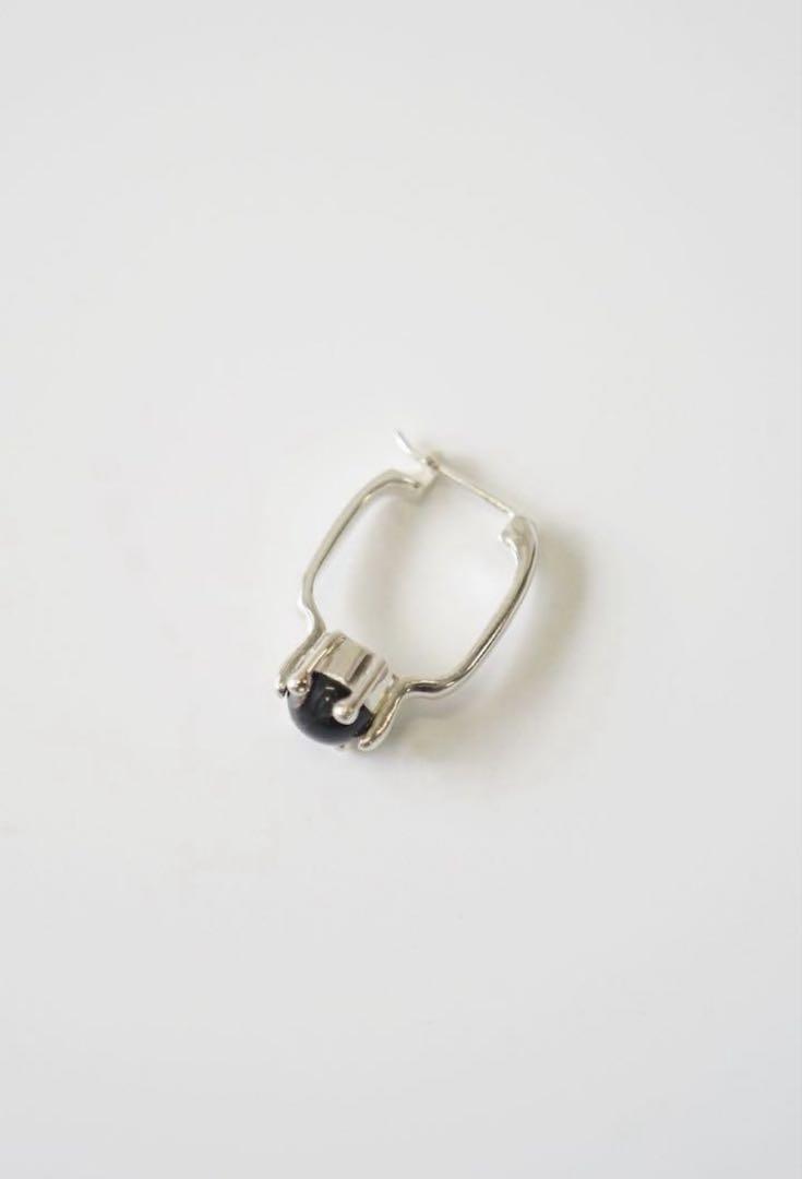 アクセサリー Born From Rock Onyx Earring