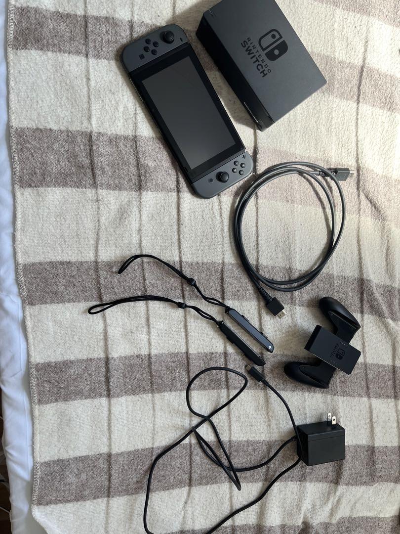 【美品】(箱無し)Nintendo Switch ニンテンドースイッチ　グレー