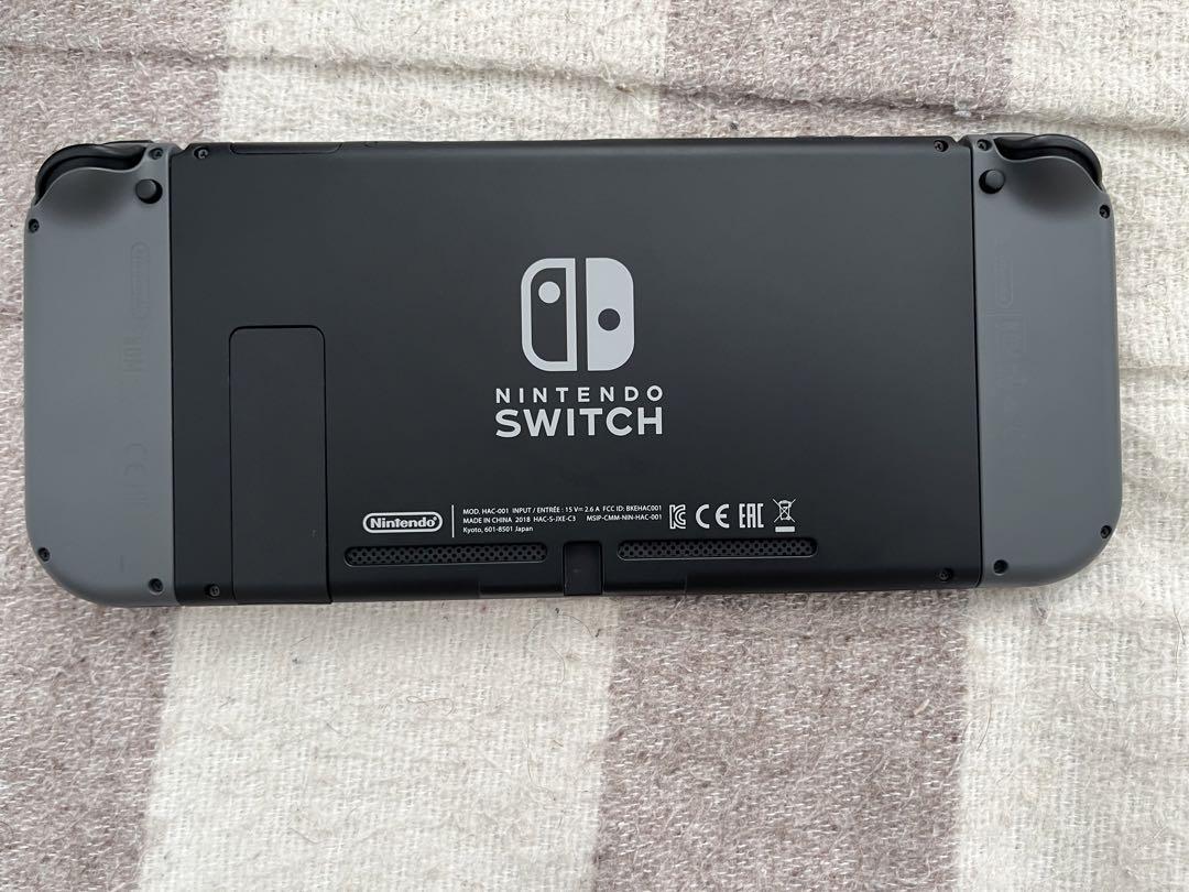 【美品】(箱無し)Nintendo Switch ニンテンドースイッチ　グレー