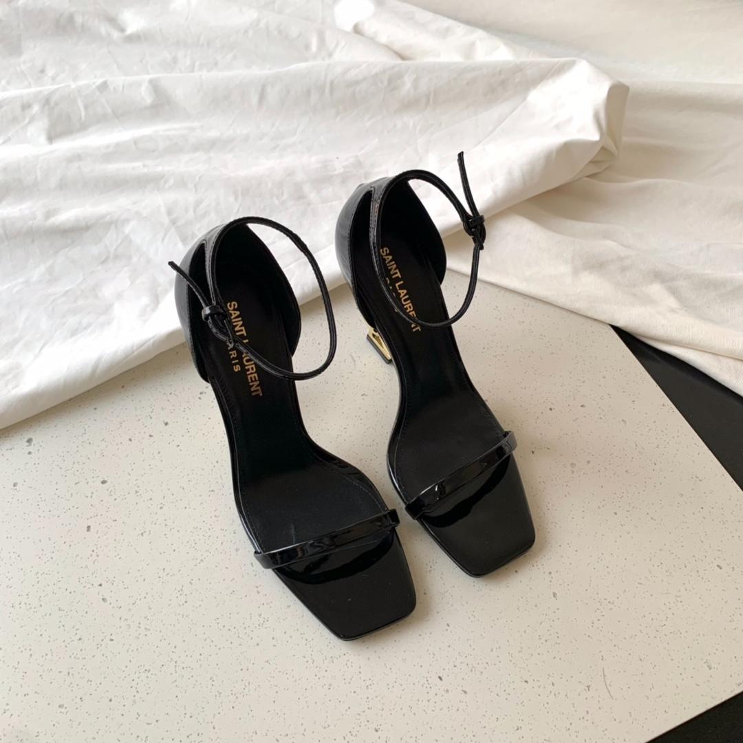 Saint Laurent ブラックアンクルストラップパンプス