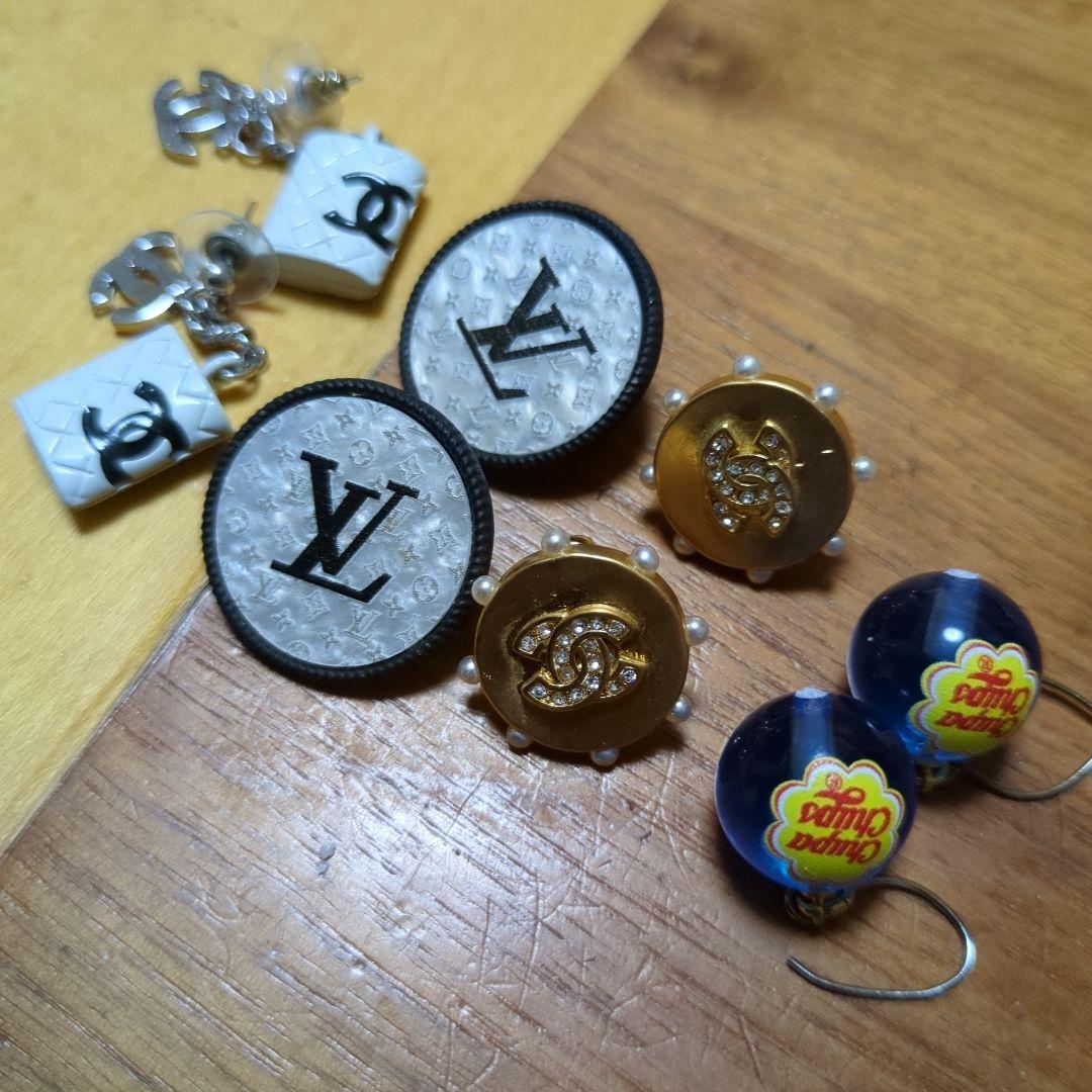 ヴィトン.シャネル.チュッパチャプス.ピアス４点セット